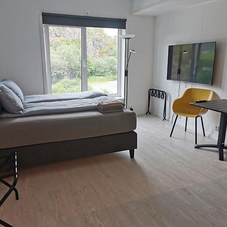 Lofoten Studio Apartment, Vestermyrveien 11 Свольвер Экстерьер фото